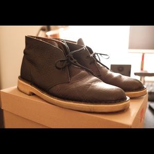 Brand new pair of Clark’s desert boot in size 9.